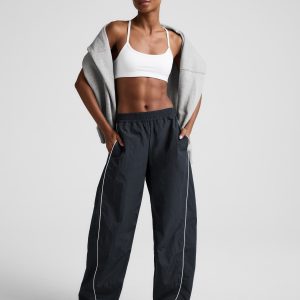 Limitless Mid-Rise Barrel Leg Pant