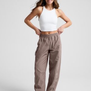 Limitless Mid-Rise Barrel Leg Pant